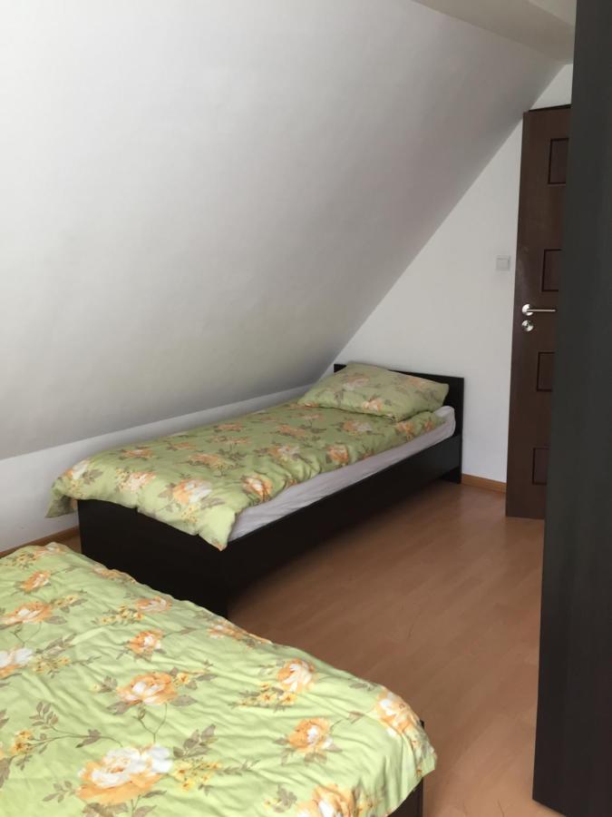 Biały Dwór Kostrzyca Exterior foto