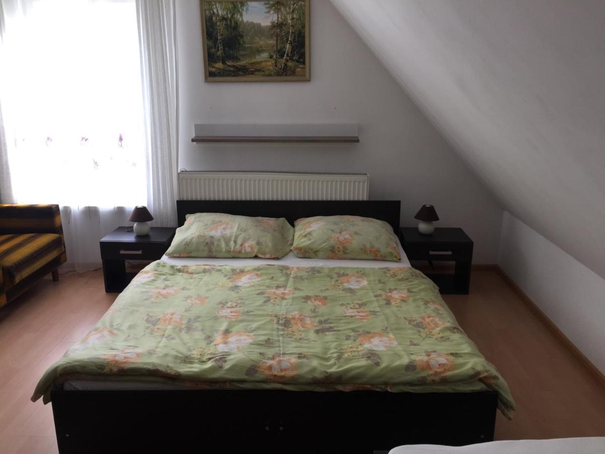 Biały Dwór Kostrzyca Exterior foto